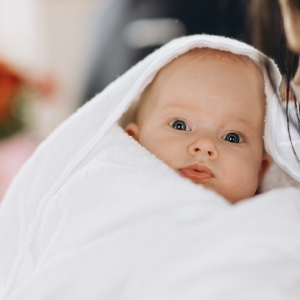 Speranța din ochii copilului pe timp de pandemie.