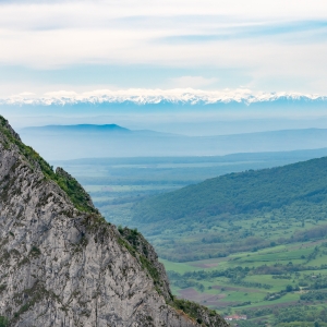 M-tii Fagaras vazuti din Cheile Aiudului (Apuseni)